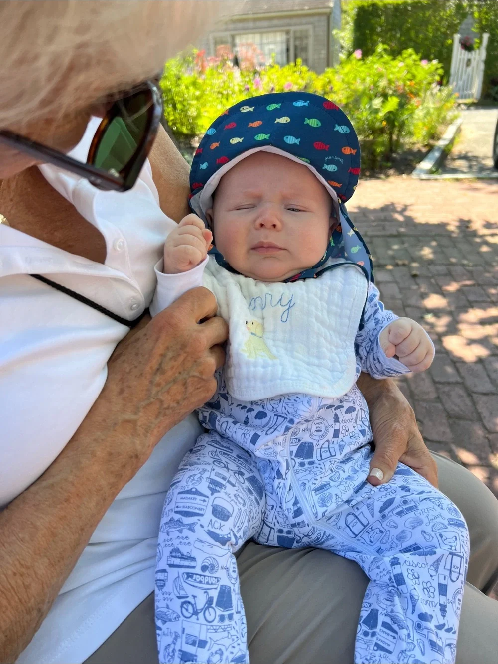 Green Sprouts navy bucket